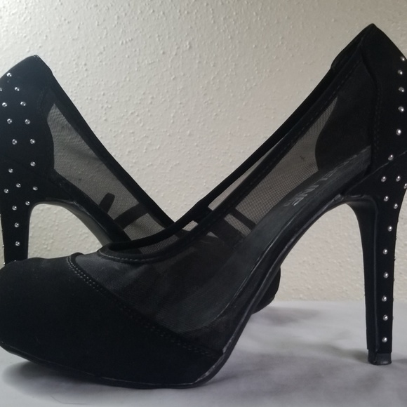 Heels - Picture 5 of 5